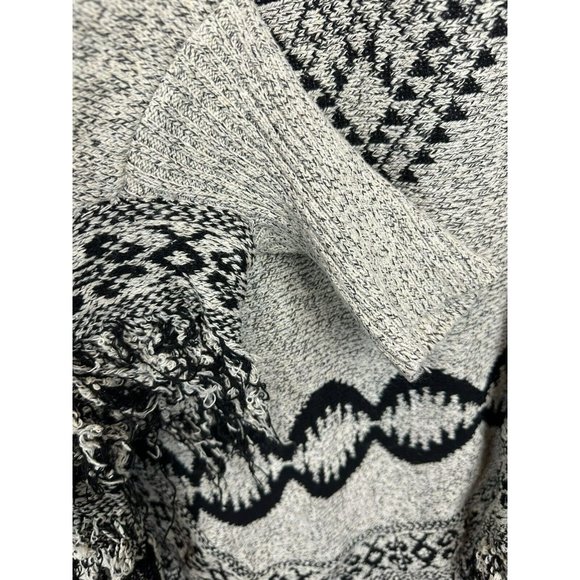 AZ Cape Poncho With Sleeves Grey With Boho Aztec Design - Picture 3 of 11